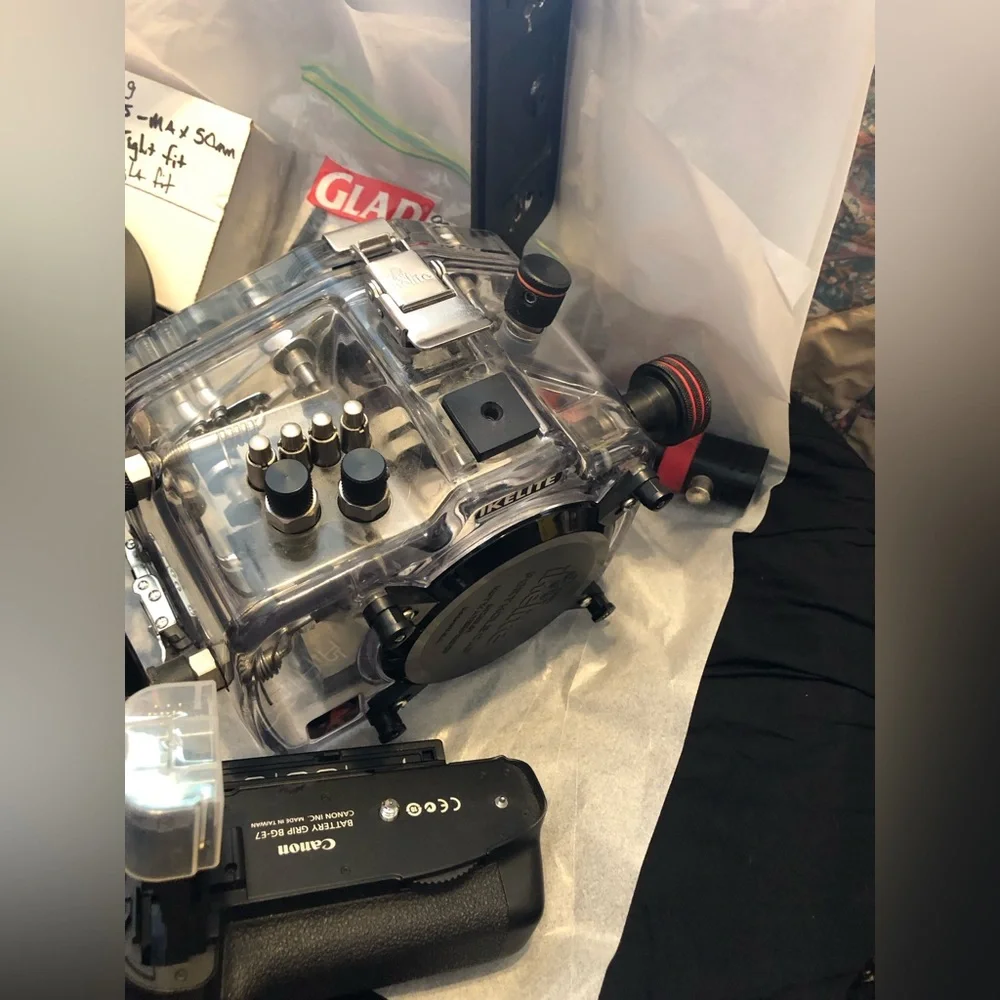 UNDERWATER CAMERA SET- Fully equipped Ikelite Underwater House & Canon 7D Camera